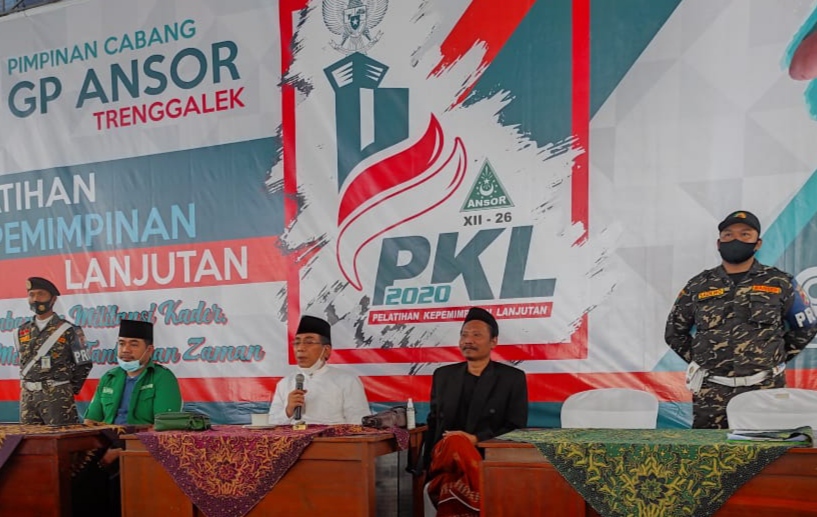 Katib Aam PBNU KH Yahya Cholil Staquf di depan kader GP Ansor Trenggalek. (Foto: Istimewa)