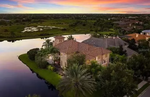 Rumah di tepi danau yang dikabarkan hadiah rocker Mick Jagger untuk sang kekasih. (Foto: Istimewa)