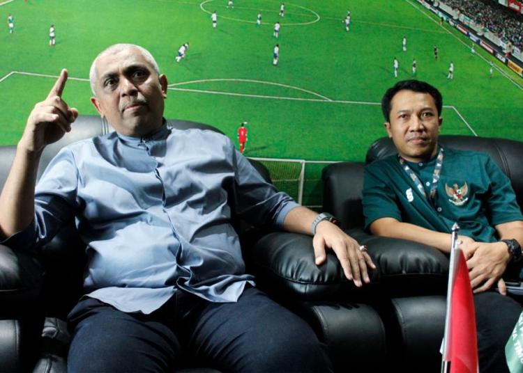 Ketua PSSI Jatim, Ahmad Riyadh (kiri) dan Sekretaris Asprov PSSI Jatim Amir Burhanuddin (kanan). (Foto: istimewa)