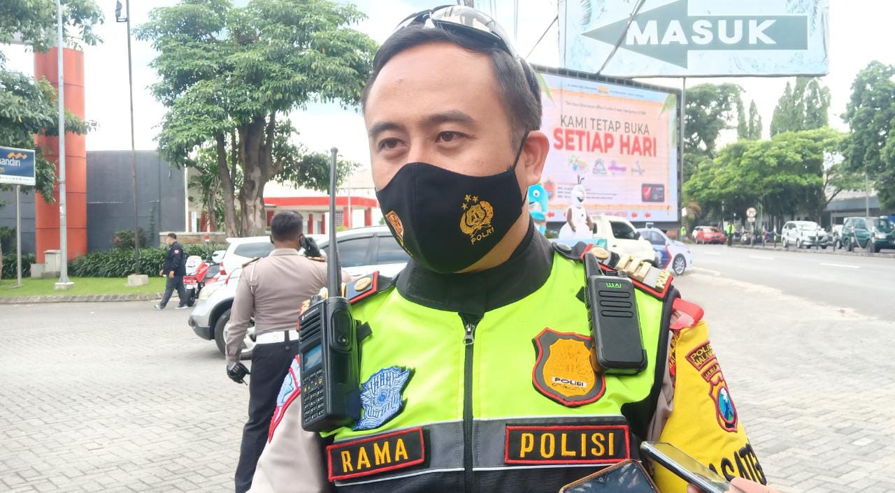 Kasatlantas Polresta Malang Kota, AKP Ramadhan Nasution saat ditemui di Pos Pelayanan Nataru, Karanglo, Kota Malang (Foto: Lalu Theo/ngopibareng.id)