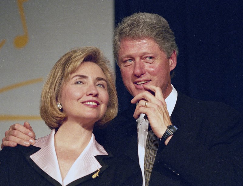 Ketika muda Hillary Clinton dan Bill Clinton, tokoh terpandang di AS. (Foto: IStimewa)