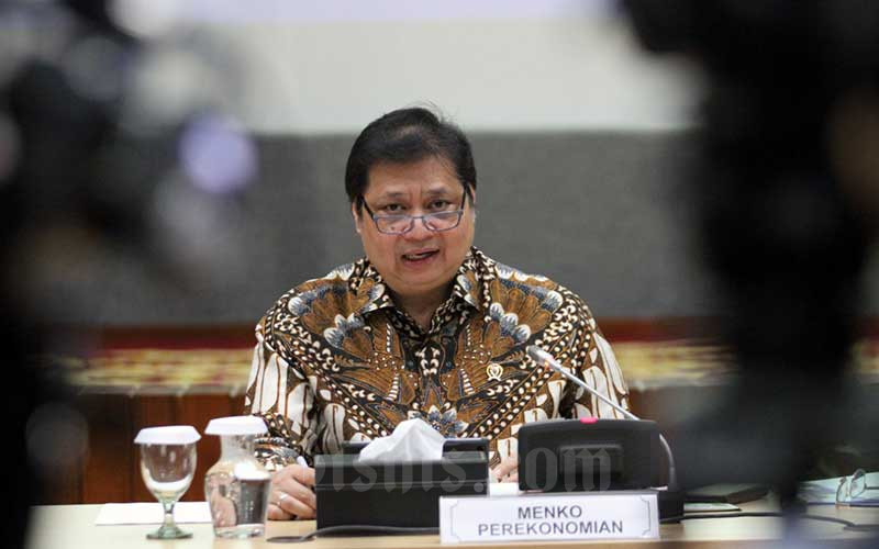 Menko Ekonomi Airlangga Hartarto usai rapat terbatas dengan Presiden. (Foto: Setpres)