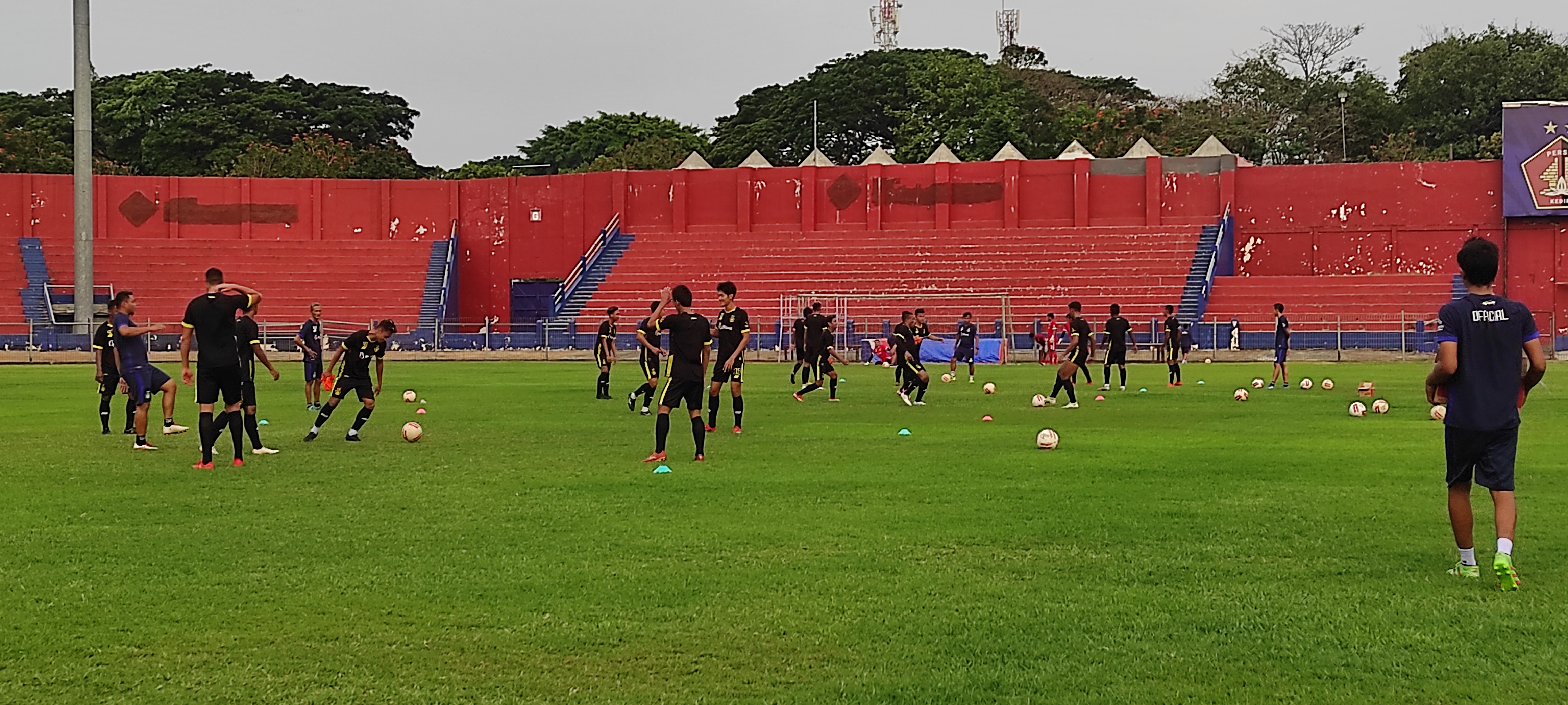 Persik saat gelar latihan di Stadion Brawijaya Kediri. (Foto: Fendhy Plesmana/Ngopibareng.id)