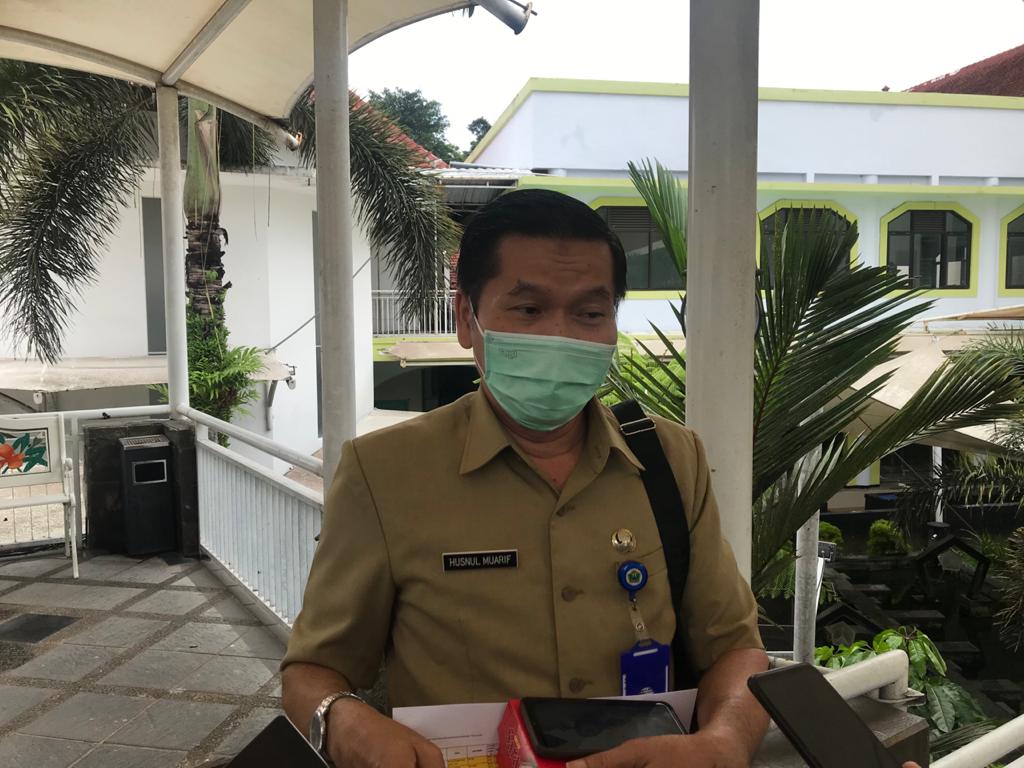 Jubir Satgas Covid-19 Kota Malang, Husnul Mu'arif saat ditemui di Balai Kota Malang usai acara Rakor Pelaksanaan Vaksinasi Covid-19 bersama Kemenkes melalui video conference. (Foto: Lalu Theo/ngopibareng.id)