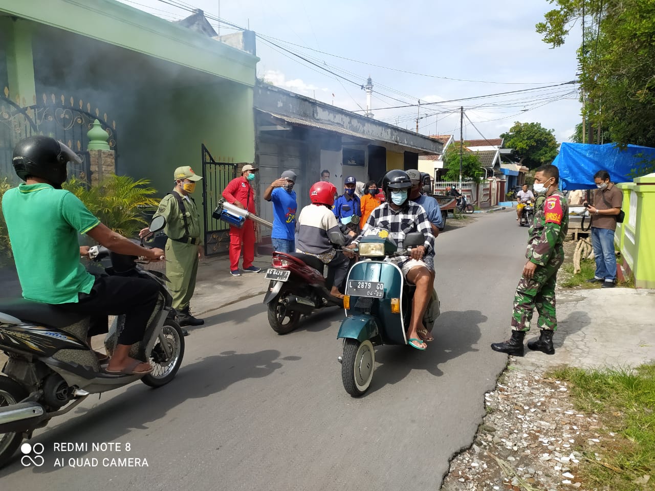 Kegiatan foging di Kelurahan Burengan. (Foto: Istimewa) 