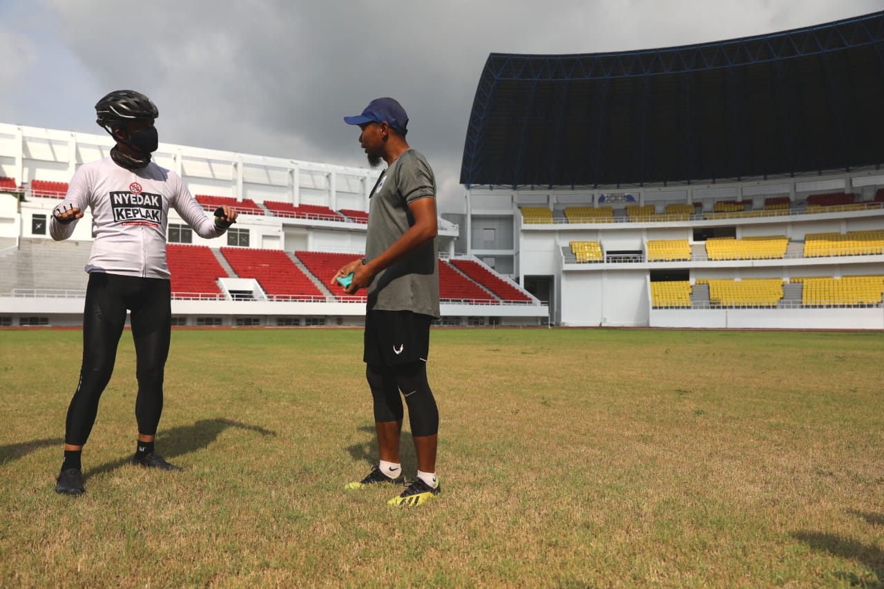 Gubernur Ganjar Pranowo menyambangi pemain Elite Pro Akademi PSIS Semarang, Kamis 7 Januari 2021. (Foto: Dok. Pemprov Jateng)