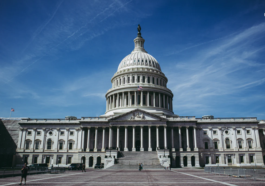 Kerusuhan di Capitol Hill menyebabkan 52 orang ditangkap dan empat orang meninggal. (Unsplash.com)