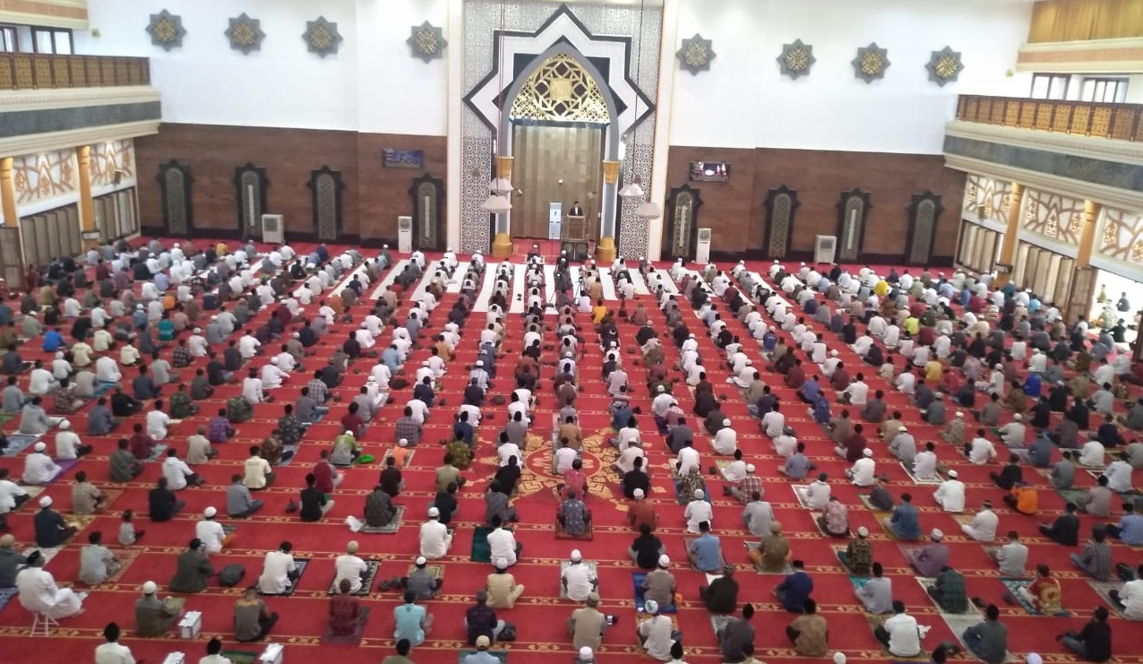 Salat Jumat di Masjid Raya Hubbul Wathan, Mataram, NTB. (Foto: Istimewa)