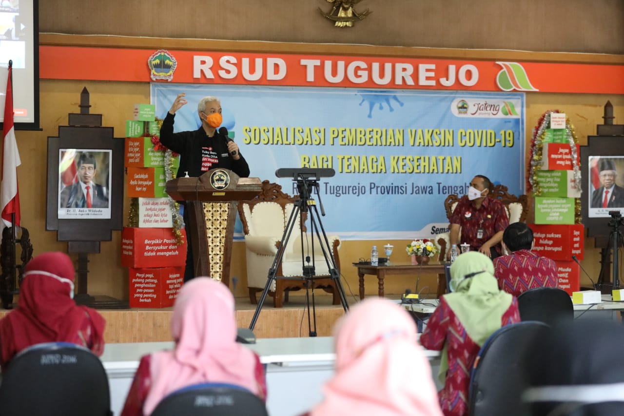 Ganjar pada acara ‘Sosialisasi Pemberian Vaksin Covid-19 Bagi Tenaga Kesehatan (Nakes) di RSUD Tugurejo, Selasa 12 Januari 2021. (Foto: Dok Prov Jateng)