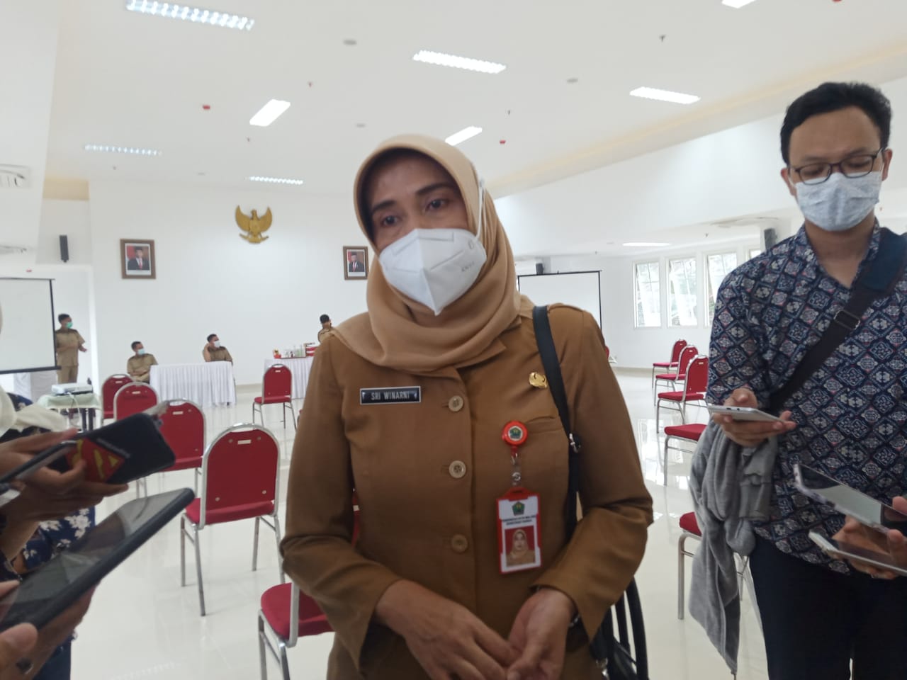 Plt Kepala Dinkes Kota Malang, Sri Winarni saat ditemui di Block Office lantai lima (Foto: Lalu Theo/ngopibareng.id)