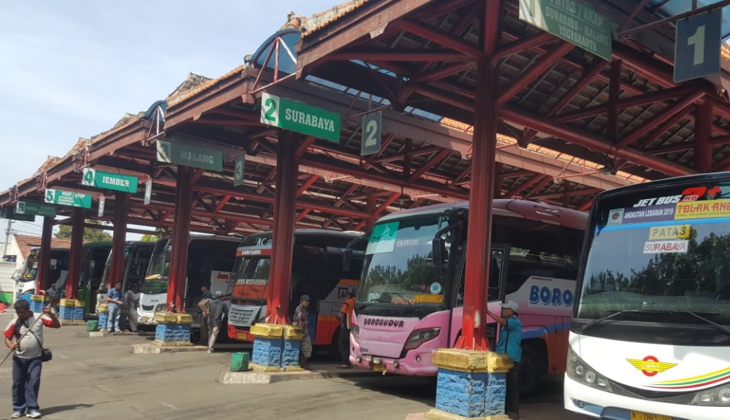 Suasana di Terminal Bayuangga, Kota Probolinggo semasa Pemberlakuan Pembatasan Kegiatan Masyarakat atau PPKM. (Foto: Ikhsan Mahmudi/Ngopibareng.id)