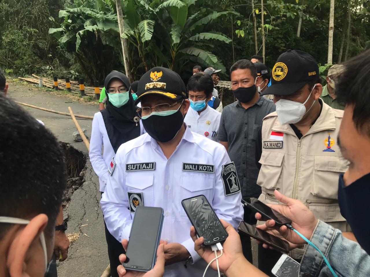 Walikota Malang, Sutiaji saat ditemui di Fly Over Jembatan Kedungkandang, Kota Malang (Lalu Theo/ngopibareng.id)