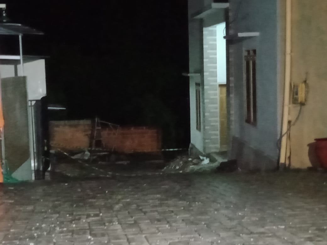 Kejadian tanah longsor di Perumahan Sulfat Inside, Jalan Sadang RT 09 RW 18, Bunulrejo, Kota Malang (Foto: istimewa) 