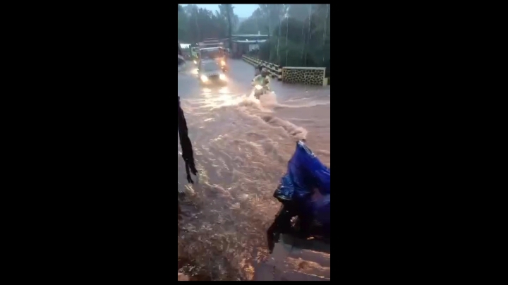 Banjir yang menggenangi daerah Bandulan, Sukun, Kota Malang, Jawa Timur. (Foto: Istimewa)