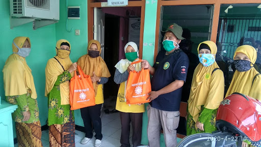 Di antara kegiatan Aisyiyah peduli umat. (Foto: Istimewa)