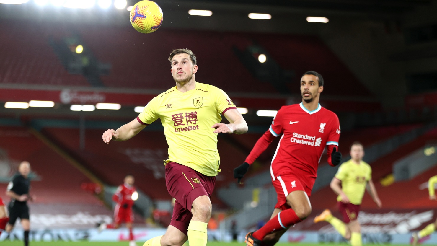 Pemain Burnley, Ashley Barnes menjadi mimpi buruk bagi Liverpool. (Foto: Twitter/@BurnleyOfficial) 