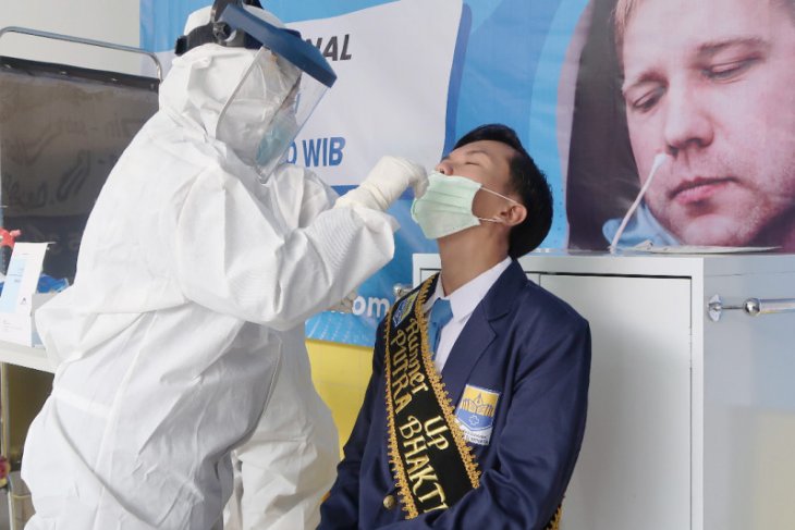 Tes swab antigen perdana yang dilakukan di IIK BW. (Foto: Istimewa)