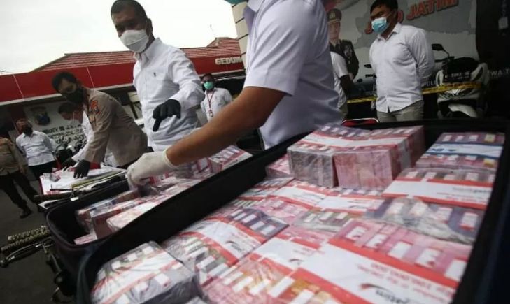 Bukti penipuan jual beli tanah yang diamankan Polda Jatim. (Foto: Istimewa)