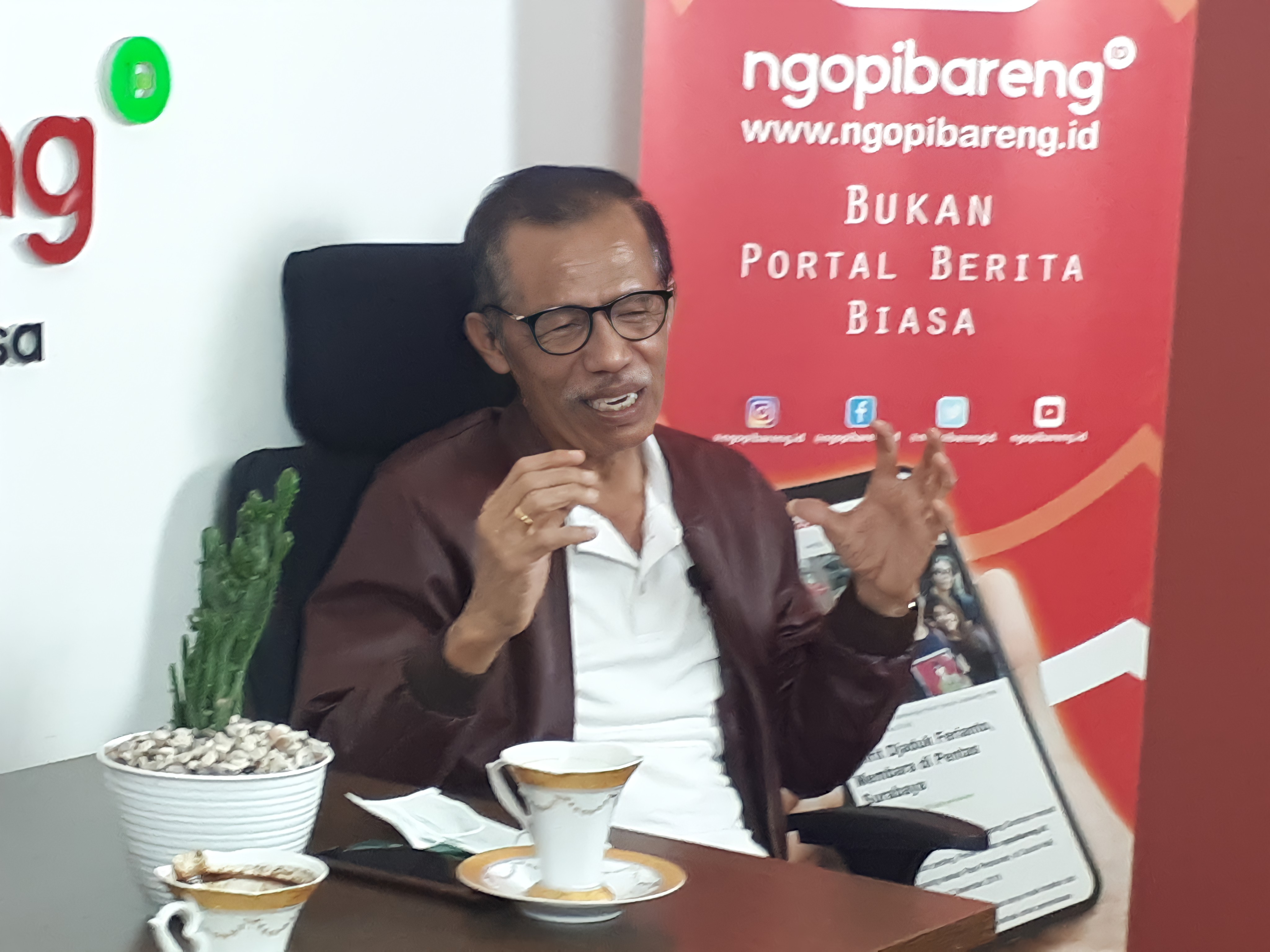 Bupati Magetan, Suprawoto saat berbincang dalam podcast Black Kopi Arif Afandi, Jumat, 22 Januari 2021. (Foto: Aldino/Ngopibareng.id)