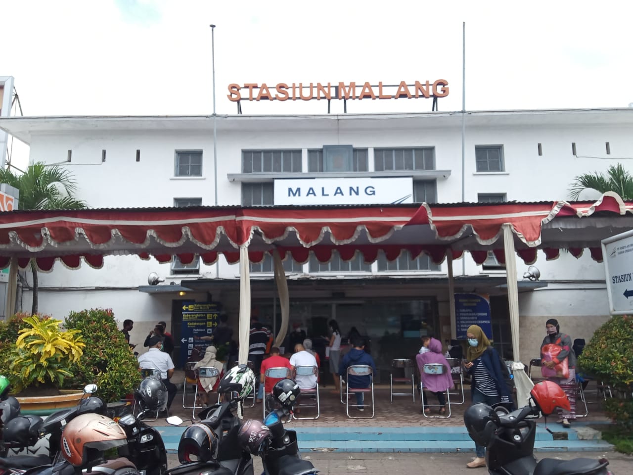 Tampak depan Stasiun Malang Kota Baru (Foto: Lalu Theo/ngopibareng.id)