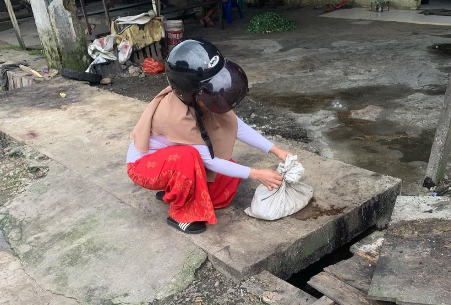 Kantong berisi potonga bangkai kucing di Medan. (Foto:Instagram)