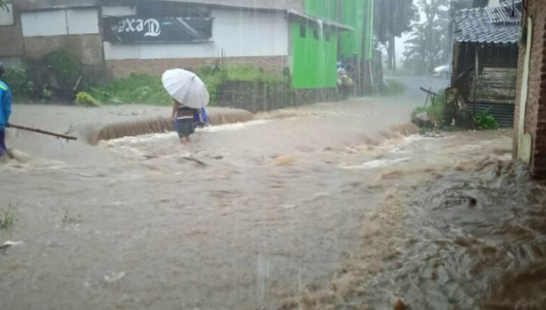 Banjir di Jember akibat sungai Bedadung meluap. (Foto: BPBD Jember)