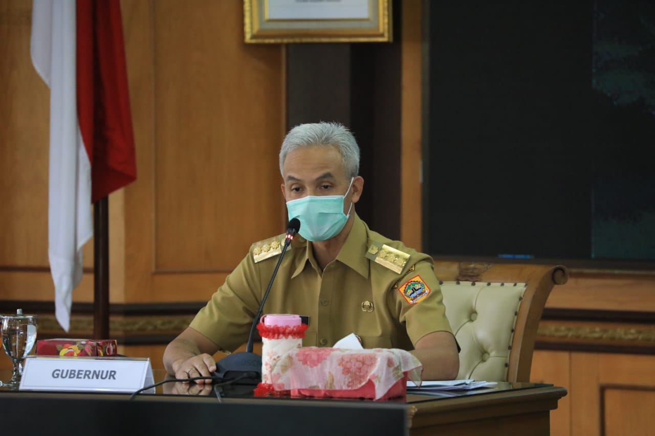 Gubernur Jawa Tengah Ganjar Pranowo menerapkan dua hari di rumah saja, di akhir pekan. (Foto: Istimewa)