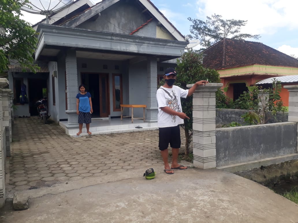 Lokasi kejadian perkara hilangnya balita di depan rumah Dwi Mulyowati. (Foto: Choirul Anam/Ngopibareng.id)