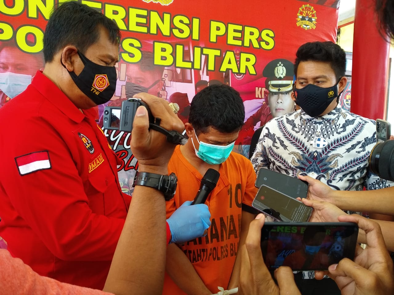 Polisi saat gelar kasus di Mapolres Blitar. (Foto: Istimewa)