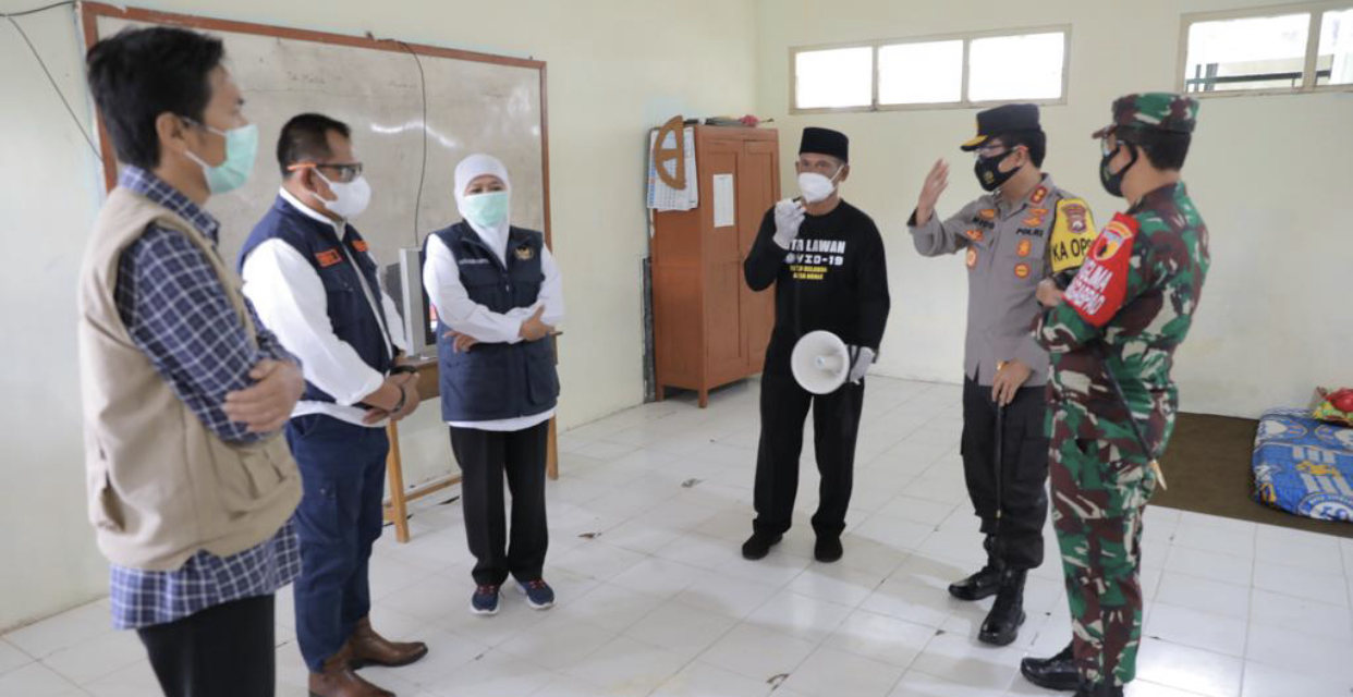 Gubernur Jatim, Khofifah Indar Parawansa saat berkunjung di Kampung Tangguh Semeru desa Ngale kecamatan Pilang Kenceng Kabupaten Madiun (Foto: Istimewa)