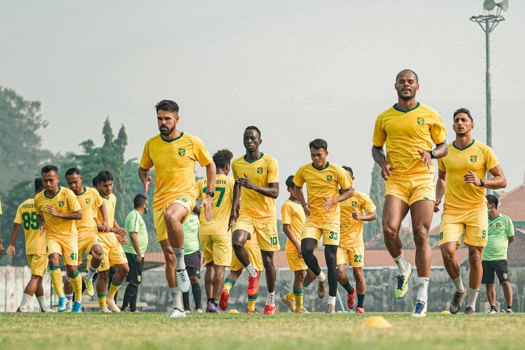 Pemain Persebaya Surabaya ketika latihan. (Foto: Persebaya.id)