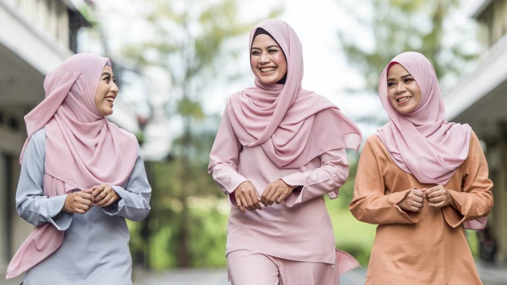 Para muslimah milenial tetap bahagia dan gembira. (Foto: Istimewa)