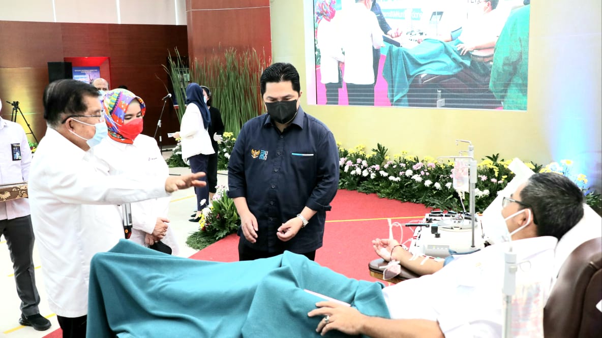 Aksi 1.048 Donor Nasional Terapi Plasma Konvalesen BUMN untuk Indonesia. (Foto: Dok. PMI)