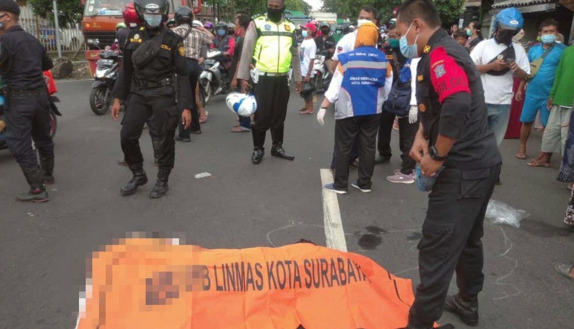 Proses evakuasi jenazah korban (Foto: Istimewa)