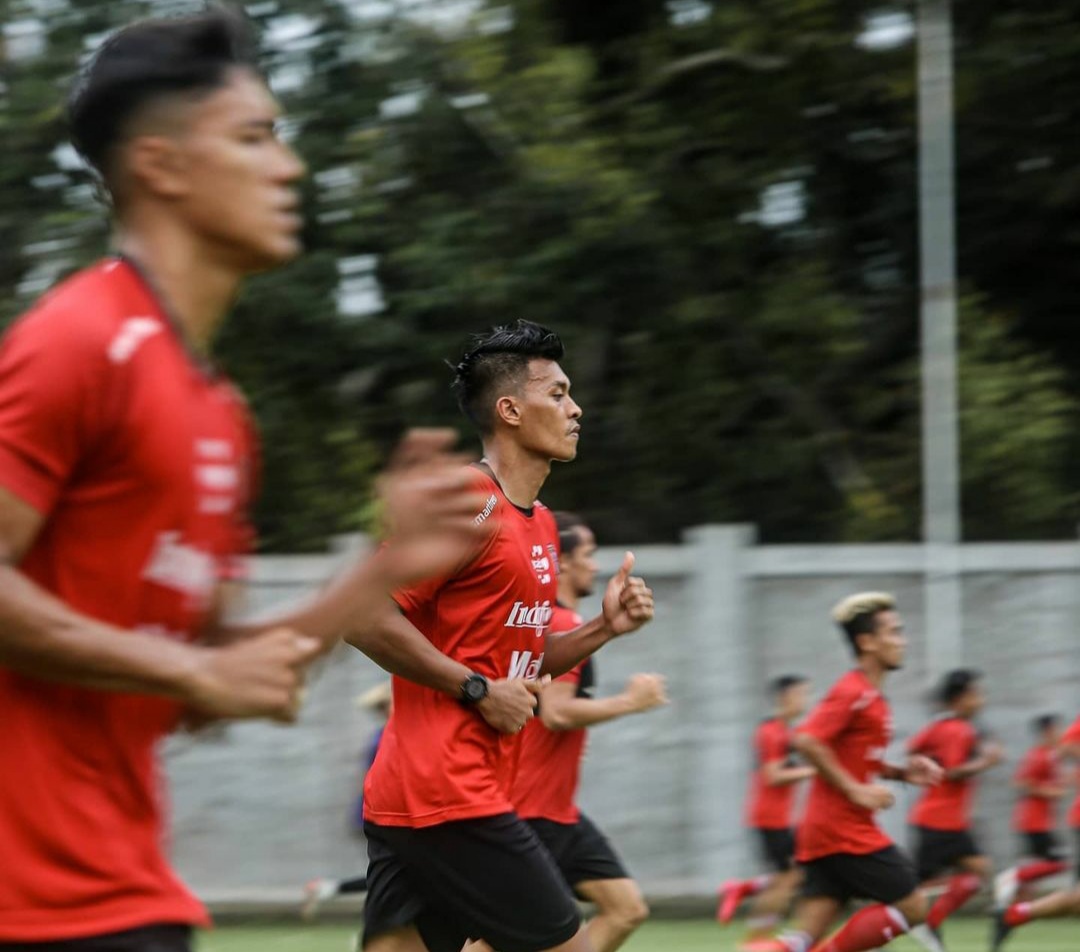 Tim Bali United ketika memulai letihan perdana, menyongsong kompetisi tahun 2021. (Foto: Instagram/@BaliUnitedFC)