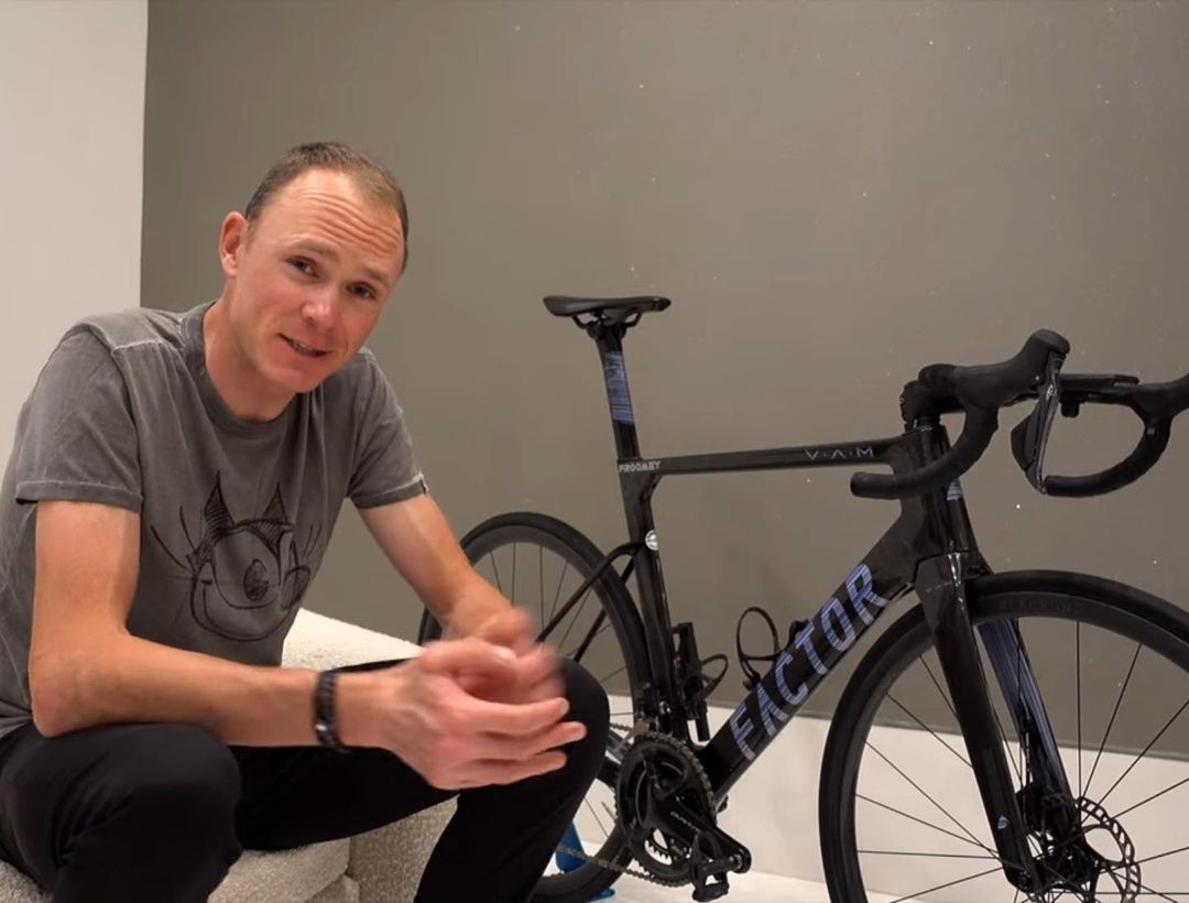 Menurut Chris Froome cepat atau lambat pembalap sepeda harus beradaptasi dengan sistem pengereman disc brake. (Foto: Istimewa)