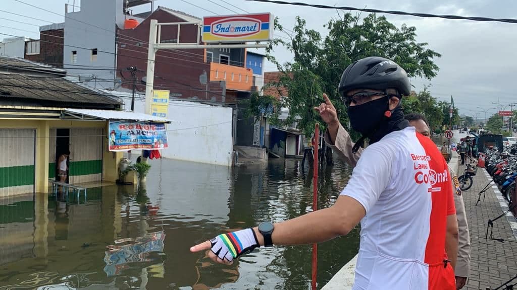 Gubernur Jawa Tengah Ganjar Pranowo memeriksa Stasiun Tawang Semarang dan wilayah Kaligawe. (Foto:istimewa) 