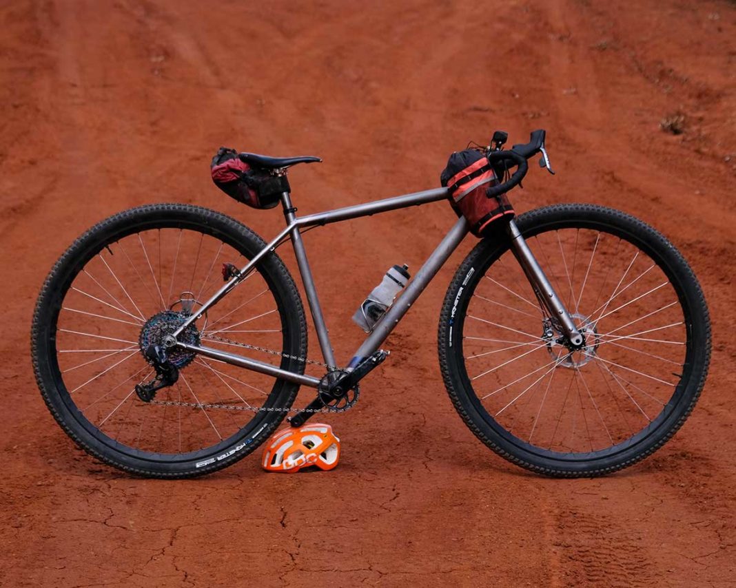 Curve Cycling Titanosaur 36er Gravel Bike adalah sepeda purwarupa dengan roda terbesar. (Foto: Istimewa)