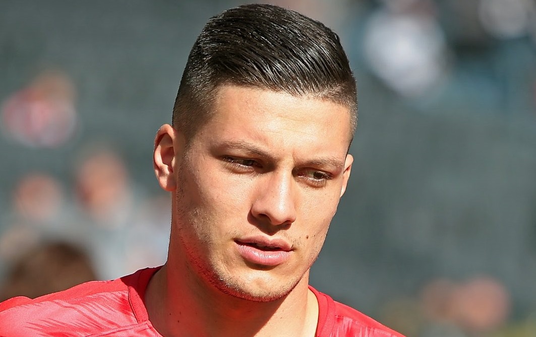 Eintracht Frankfurt siap permanenkan Luka Jovic. (Foto: Twitter/@LukaJovic_19)