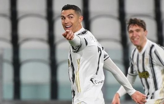 Cristiano Ronaldo terus tampil produktif meski usianya tak muda lagi. (Foto: Twitter/@juventusfc) 