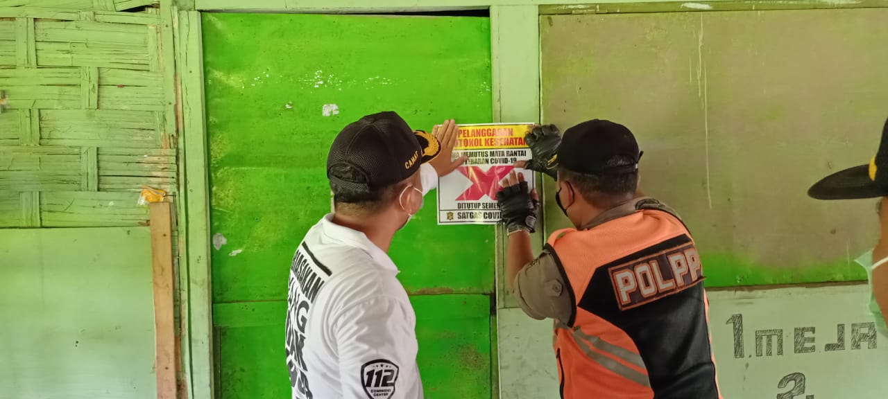 Penutupan warung Jurang Kuping oleh Pemkot Surabaya. (Foto: Alief Sambogo/Ngopibareng.id)