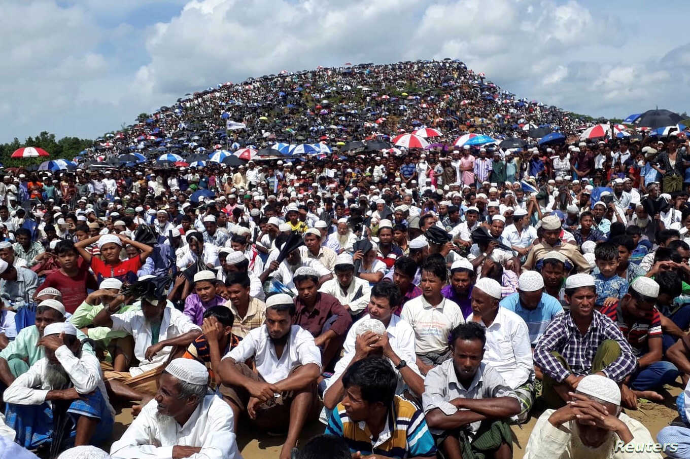 Para pengungsi Rohingya yang dipindahkan. (Foto: voa)