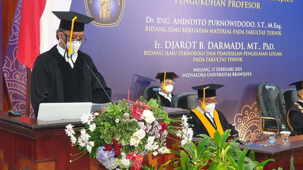 Guru Besar Fakultas Teknik (FT) Universitas Brawijaya (UB), Malang, Jawa Timur, Profesor Anindito Purnowidodo saat proses pengukuhan di Gedung Widyaloka (Foto: Istimewa)