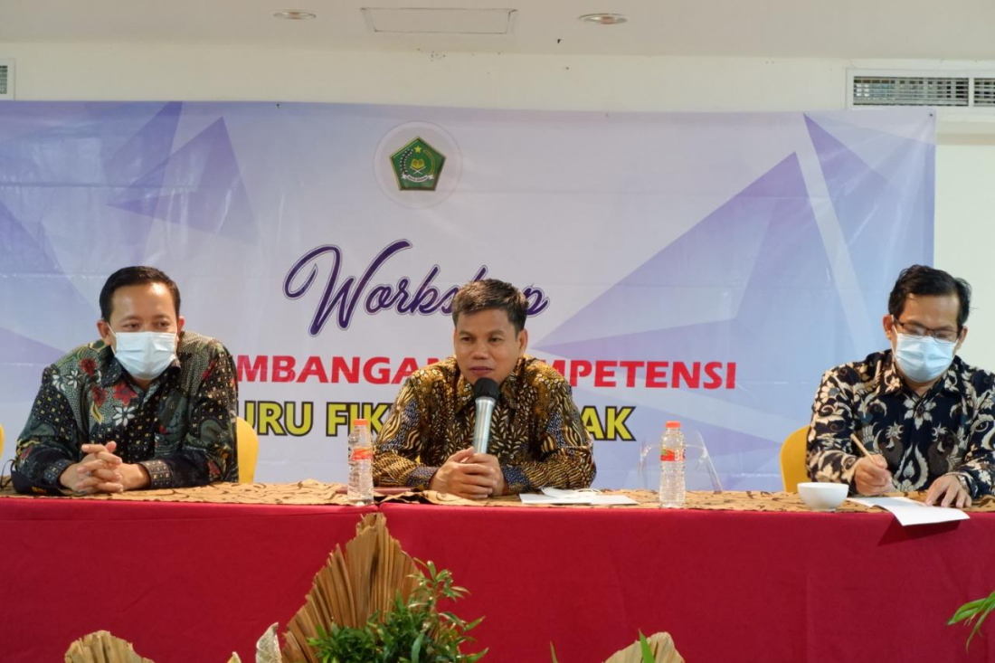 Direktur Guru dan Tenaga Kependidikan (GTK) Madrasah Ditjen Pendidikan Islam Muhammad Zain, saat menyampaikan presentasi. (Foto: kemenag)