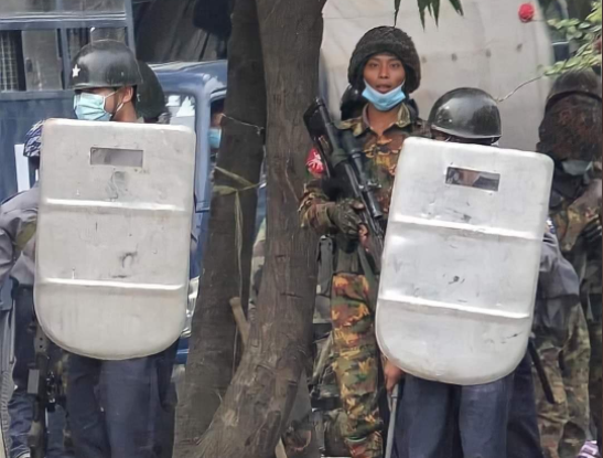 Dua peserta unjuk rasa di Myanmar, meningal pada Sabtu 20 Februari 2021. (Foto: Tangkapan layar via Twitter)