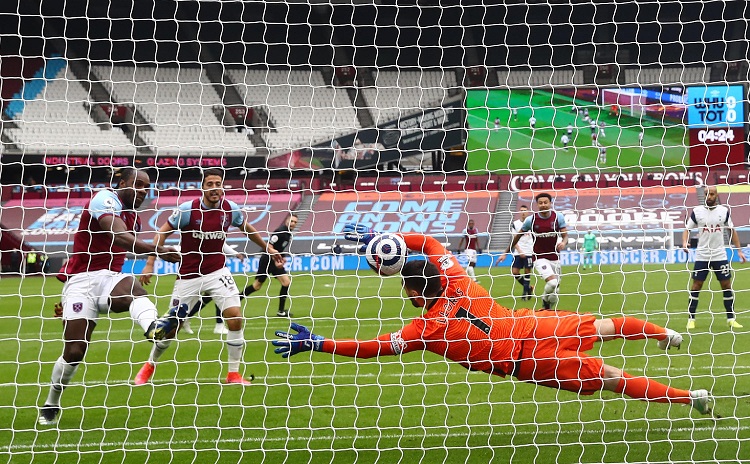 Derbi London, Tottenham Hotspur vs West Ham United di Stadion London, Minggu 21 Februari 2021 malam WIB. (Foto: Twitter @premierleague)