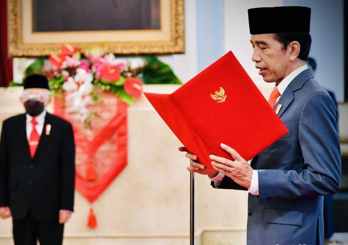 Presiden melantik pejabat negara. (Foto: Setpres)