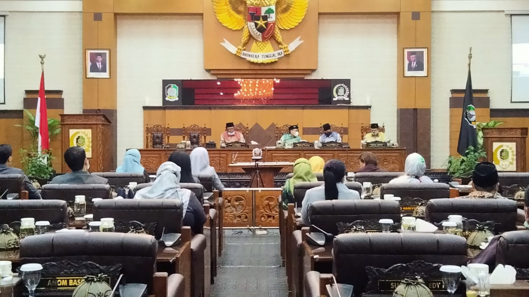 Rapat Paripurna Pengumuman Bupati dan Wakil Bupati Banyuwangi Terpilih hasil Pilkada 2020 (foto:istimewa)