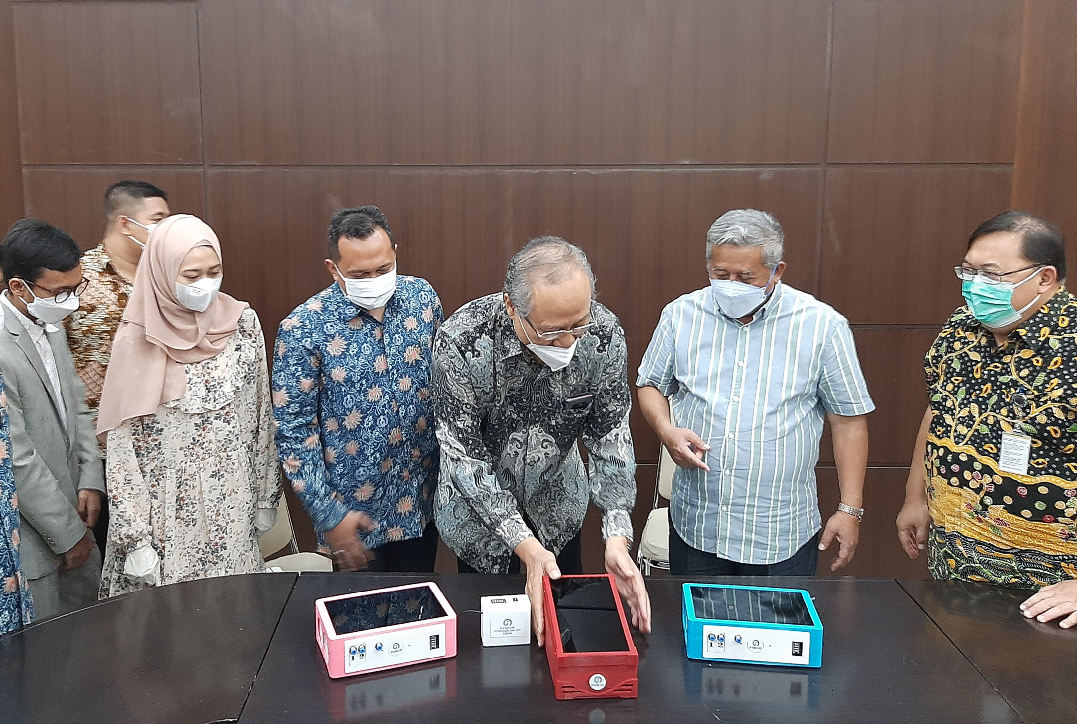 I-Nose C-19 saat diserahkan kepada RSI Jemursari Surabaya. (Foto: Pita Sari/Ngopibareng.id)