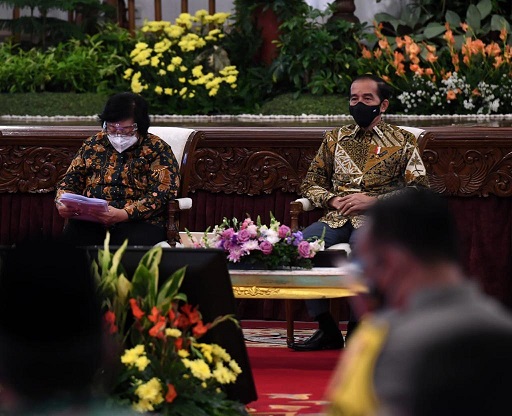 Presiden Joko Widodo saat memberikan arahan dalam Rapat Koordinasi Nasional (Rakornas) Pengendalian Kebakaran Hutan dan Lahan (Karhutla) Tahun 2021 yang digelar di Istana Negara, Jakarta, Senin, 22 Februari 2021. (Foto: BPMI Setpres/Lukas)